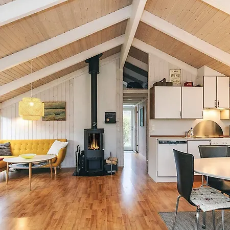Dom wakacyjny Cozy For Four Guests
