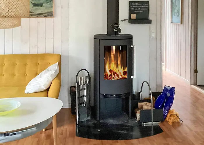 Cozy For Four Guests * Hals